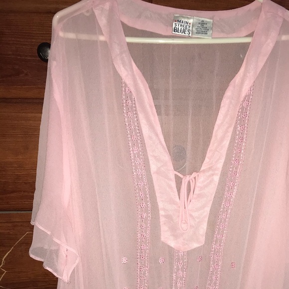 Plus size Sheer pink lace tunic - Picture 2 of 4